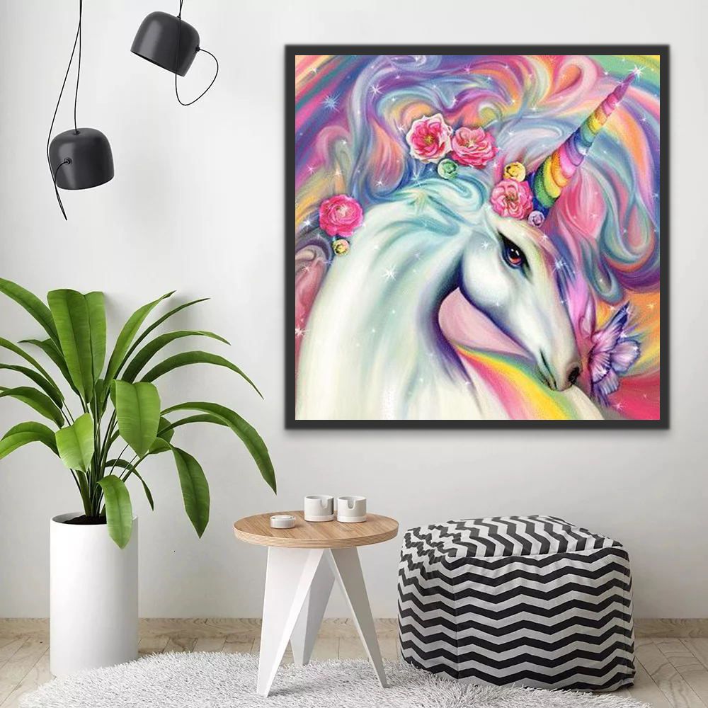 Unicornio con Melena Colorida y Cuerno de Arco Iris Pintar por Números