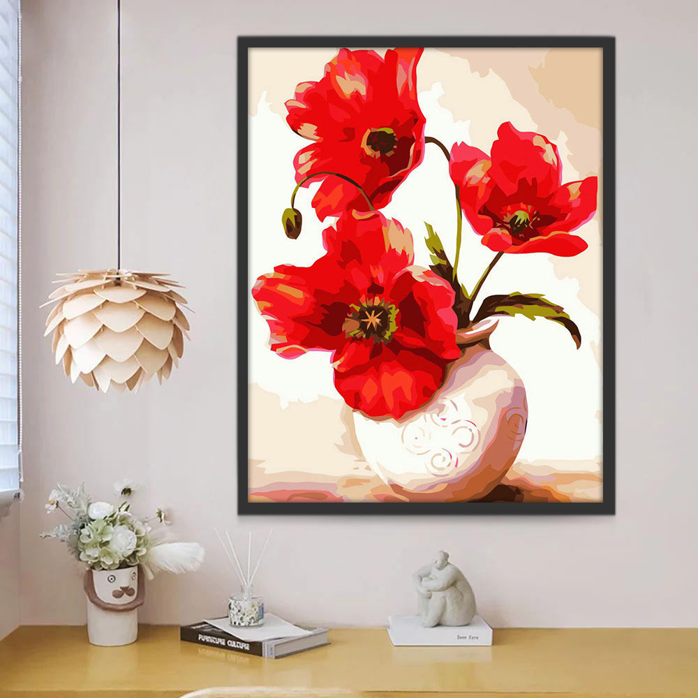 Amapolas Rojas en Florero Blanco con Fondo de Color Claro Pintar por Números