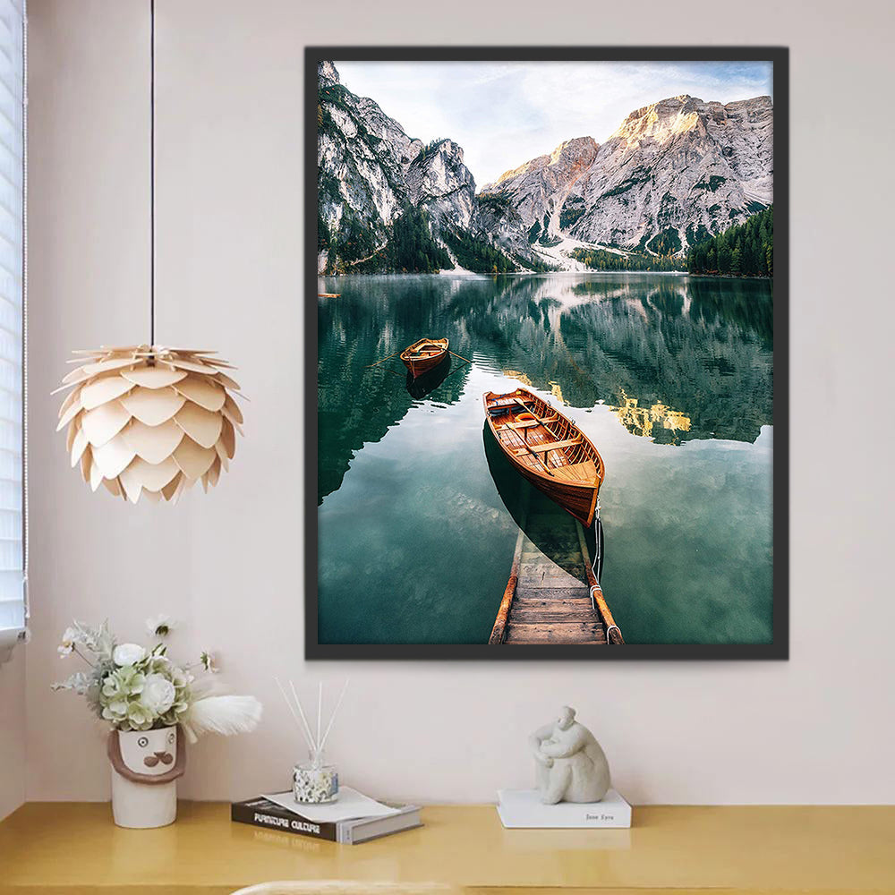Barcos y Lago Rodeados de Montañas Pintar por Números