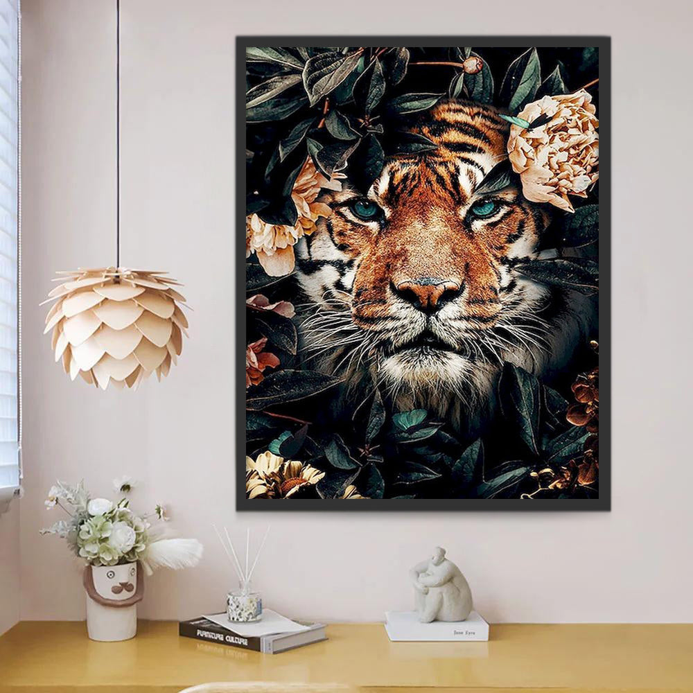 Cabeza de Tigre Rodeada de Plantas Pintar por Números