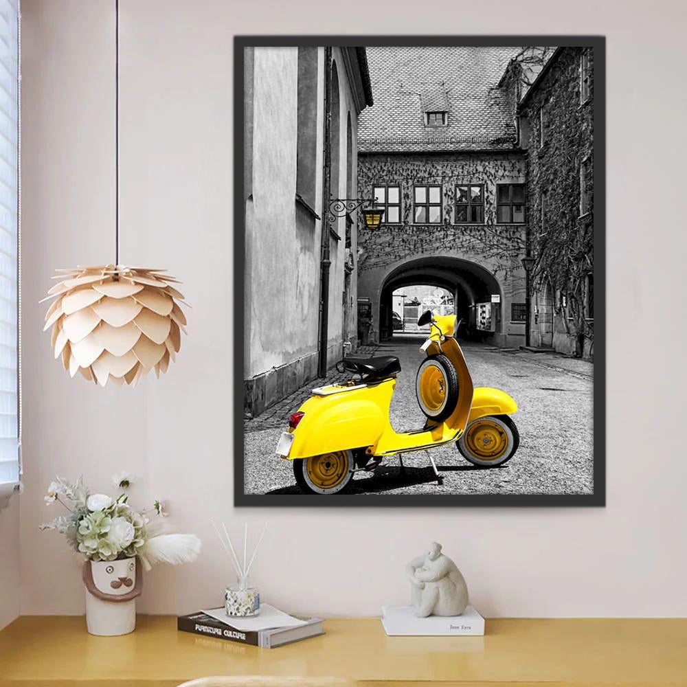 Callejón Gris y Moto Eléctrica Amarilla Pintar por Números