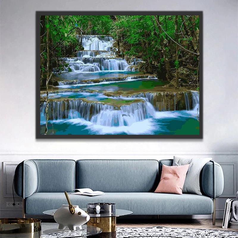 Cascada Rodeada de Árboles Verdes Pintar por Números