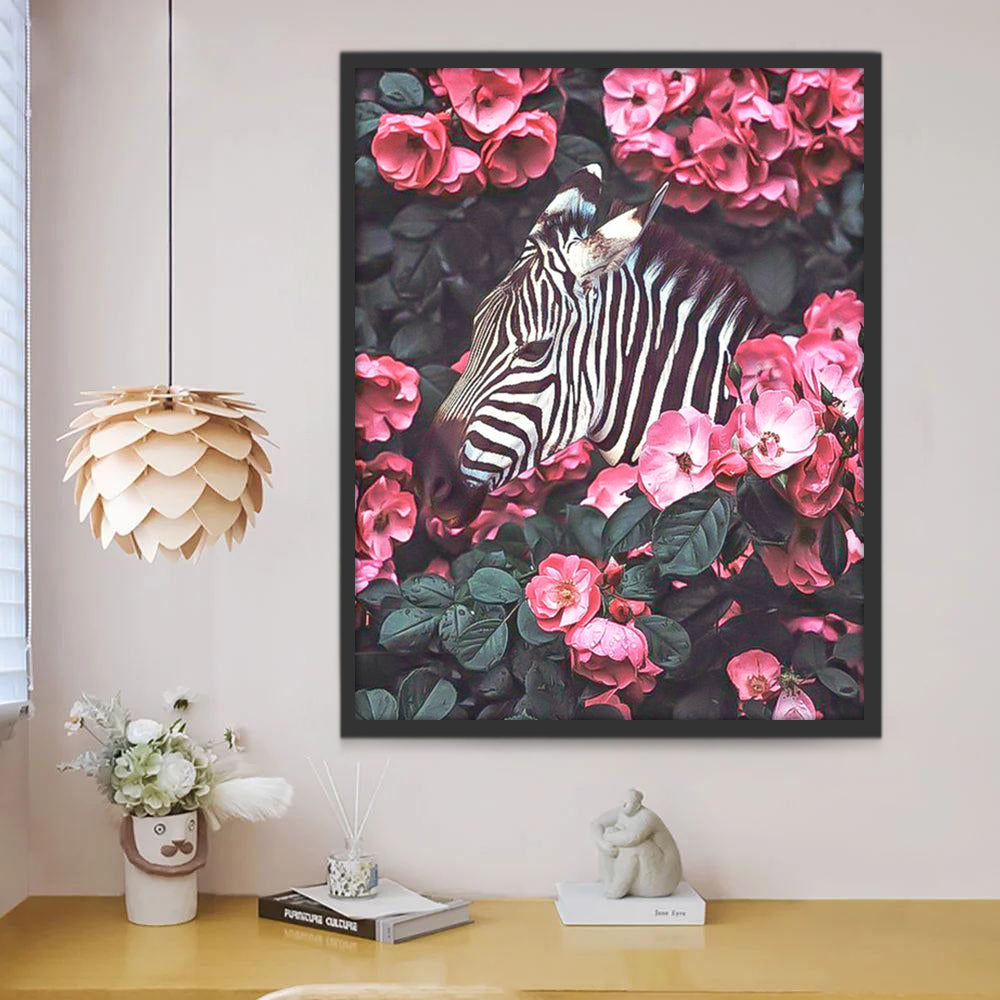 Cebra Rodeada de Flores y Hojas Pintar por Números