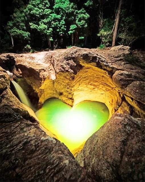 Cueva del Corazón en el Bosque de Noche Pintar por Números