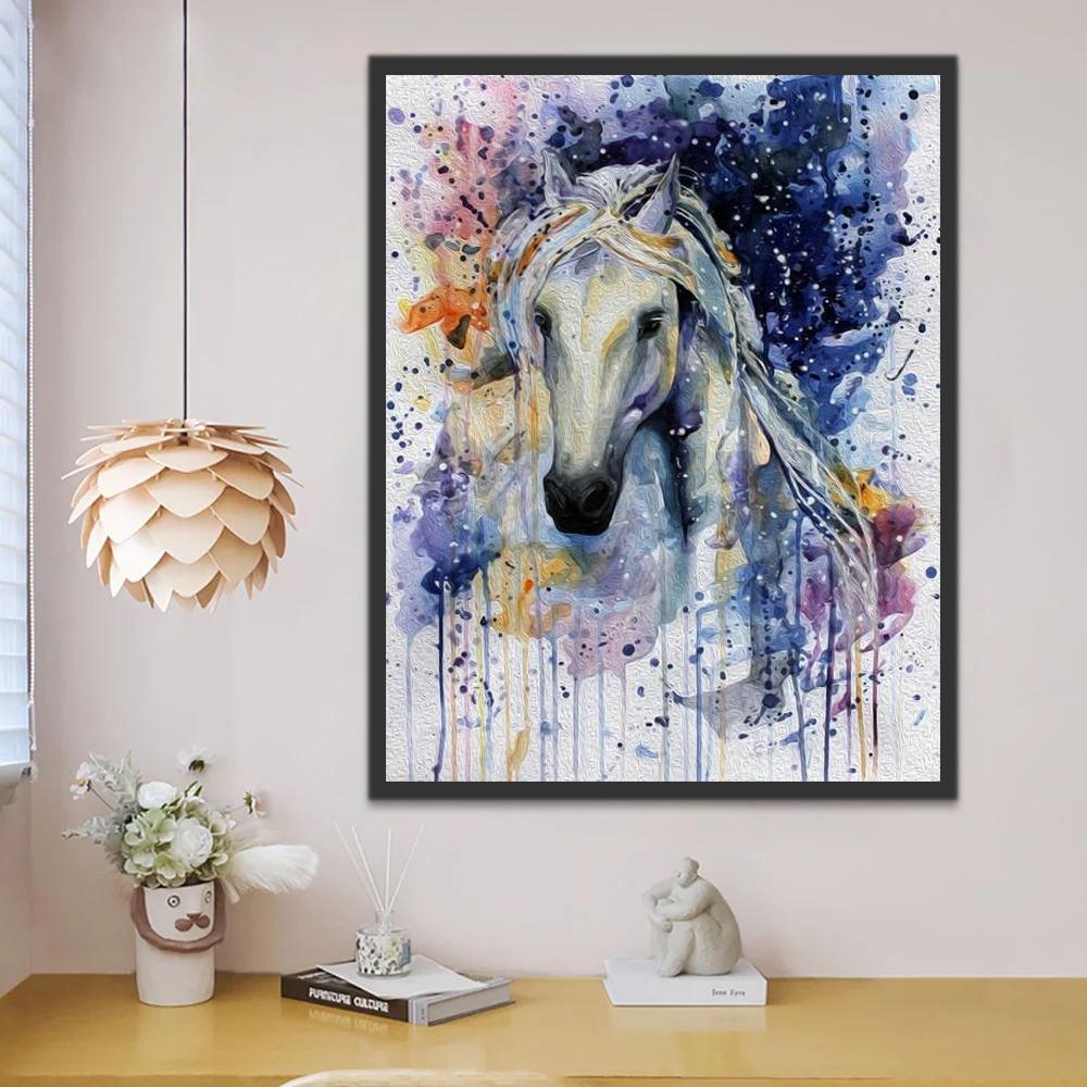 Dibujo de Acuarela de Caballo Blanco con Fondo Azul Pintar por Números