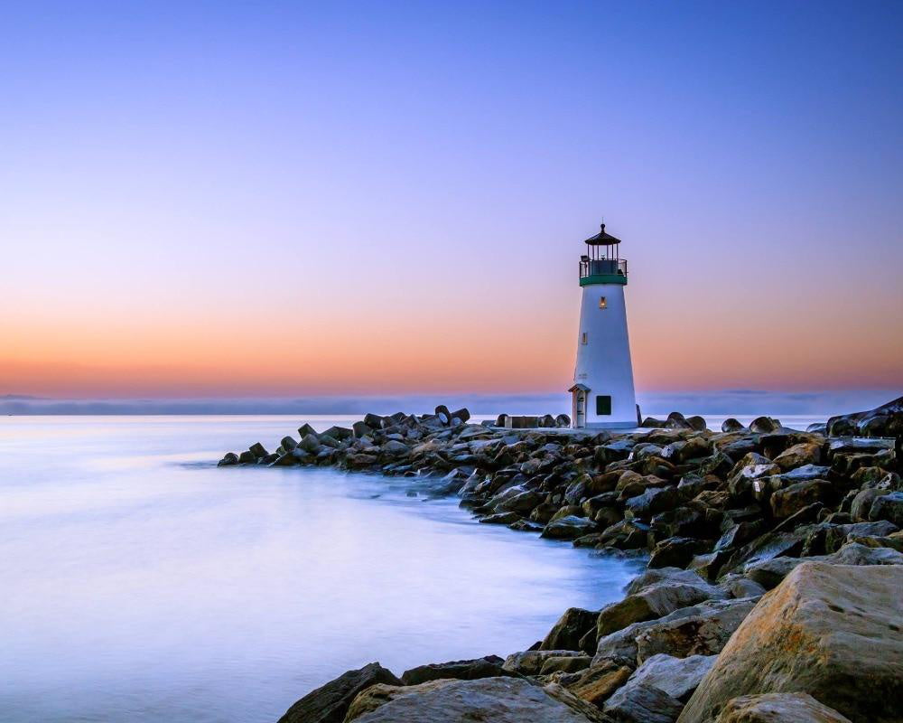 Escena Tranquila de Faro en la Costa Pintar por Números