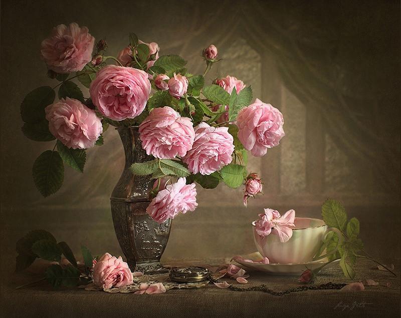 Florero Negro de Peonías Rosadas y Taza Blanca de Café Pintar por Números