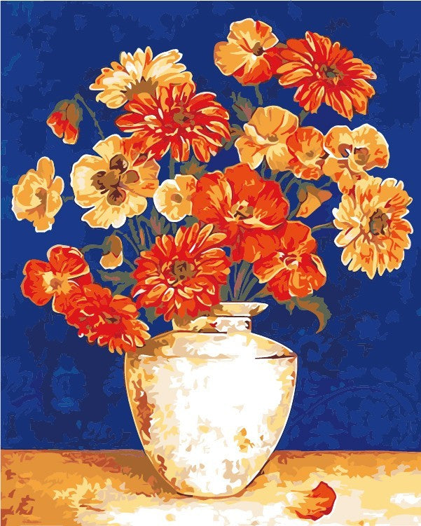 Flores Anaranjadas y Rojas en Florero con Fondo Azul Pintar por Números