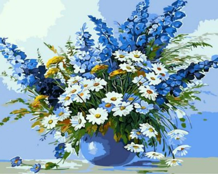 Flores Azules y Camomilas Blancas en Florero Pintar por Números