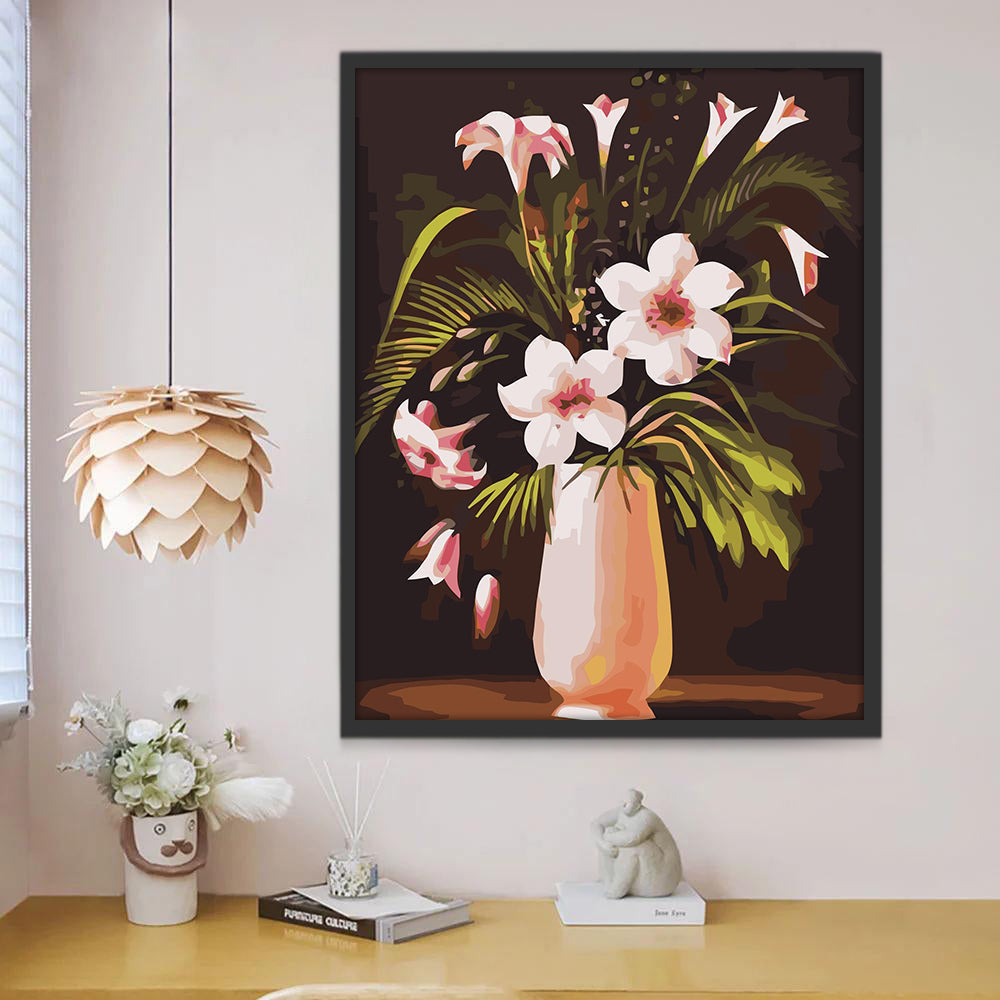 Flores Blancas en Florero Blanco con Fondo Oscuro Pintar por Números