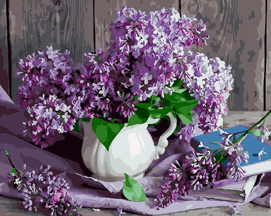 Flores Moradas en Florero Blanco sobre Mesa Pintar por Números