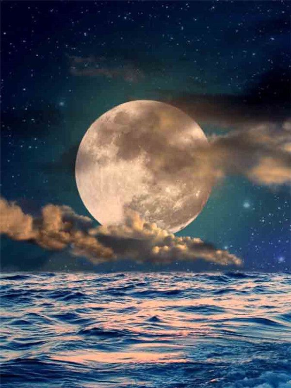 La Luna Llena en Nubes sobre el Mar Pintar por Números