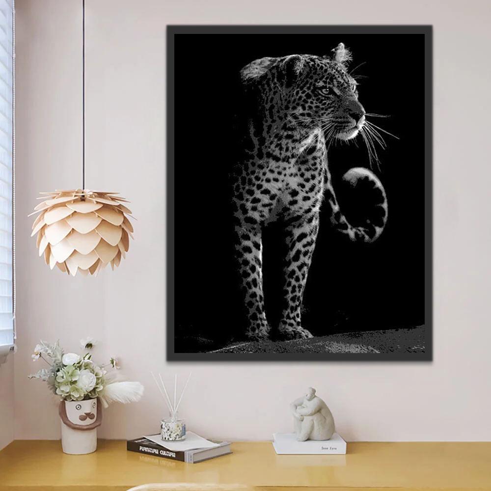 Leopardo en Blanco y Negro en la Oscuridad Pintar por Números