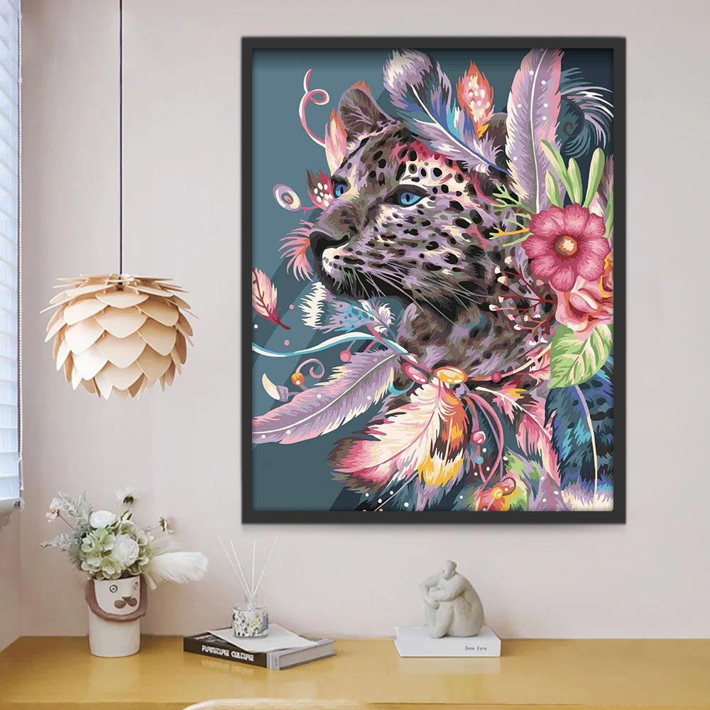 Leopardo Rodeado de Flores y Plumas Pintar por Números