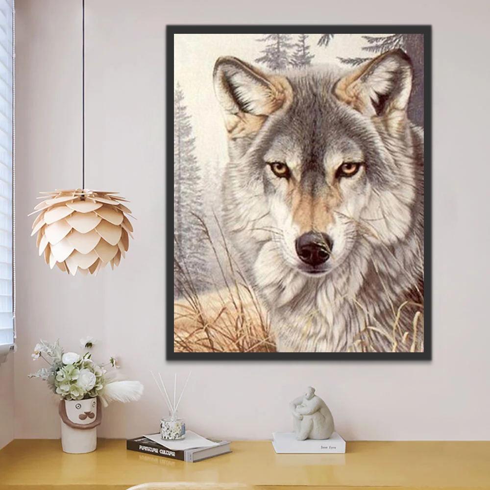 Lobo sobre Hierba Amarilla y Fondo de Árboles Pintar por Números
