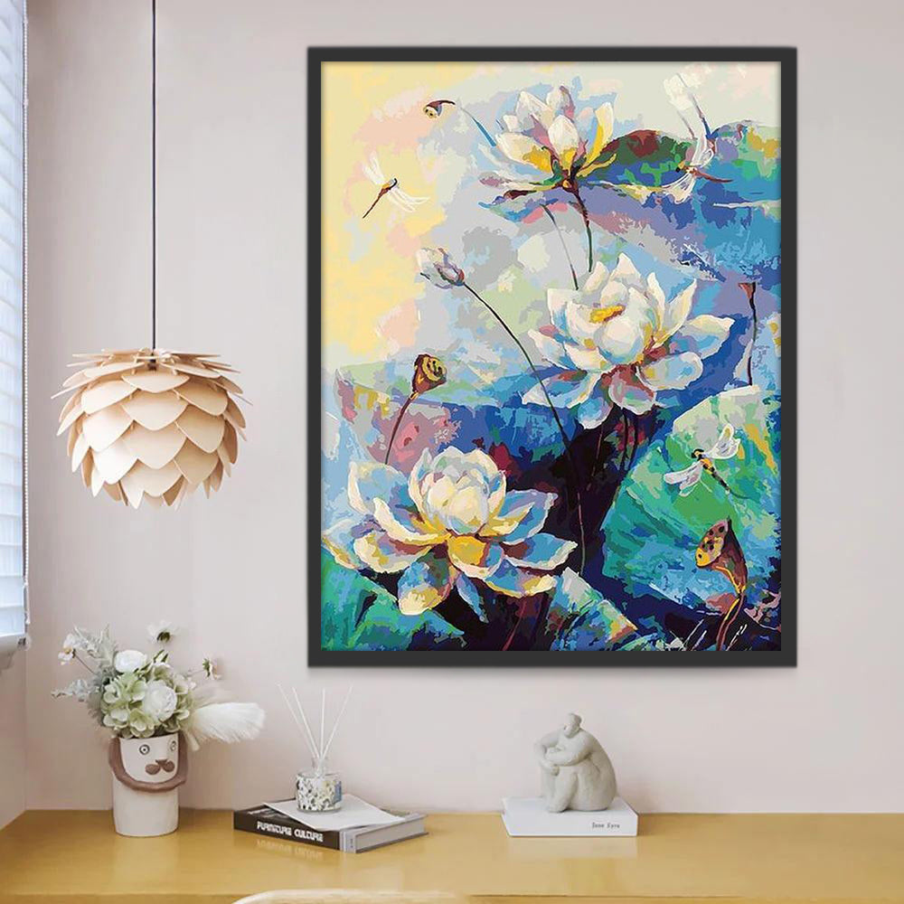 Lotos Blancos y Libélulas con Fondo de Hojas Coloridas Pintar por Números