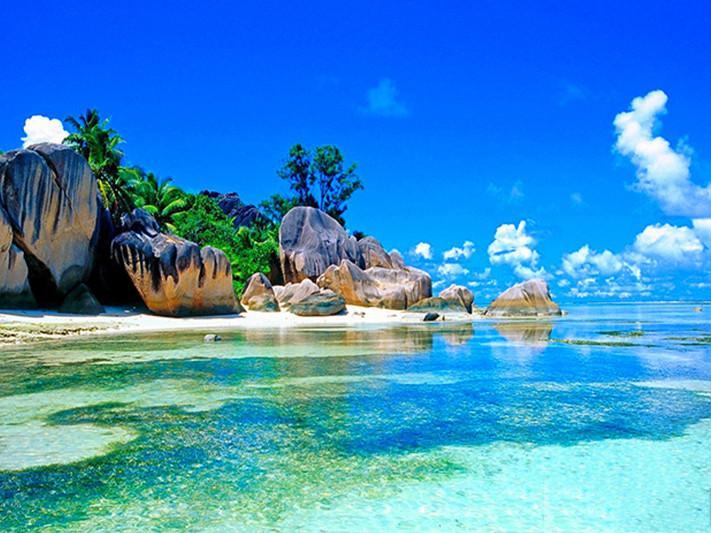 Mar Azul y Playa con Rocas Pintar por Números