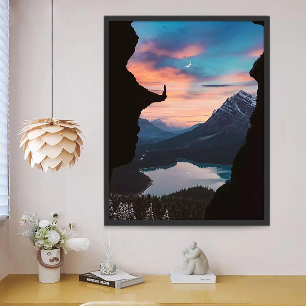 Mujer sobre Precipicio Mirando la Luna Pintar por Números