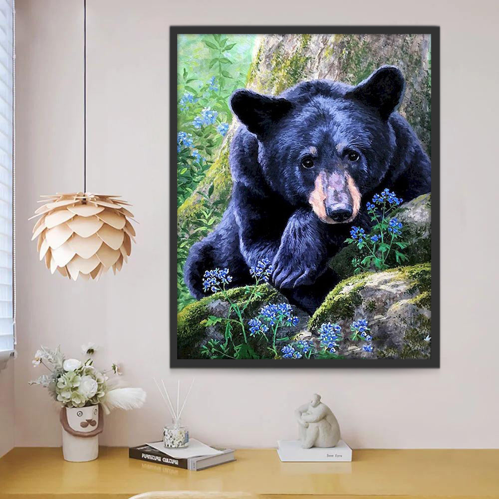 Oso Negro y Flores Azules sobre Roca Pintar por Números