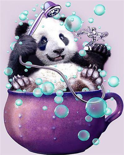 Panda Bañándose con Ducha en Taza Morada Pintar por Números