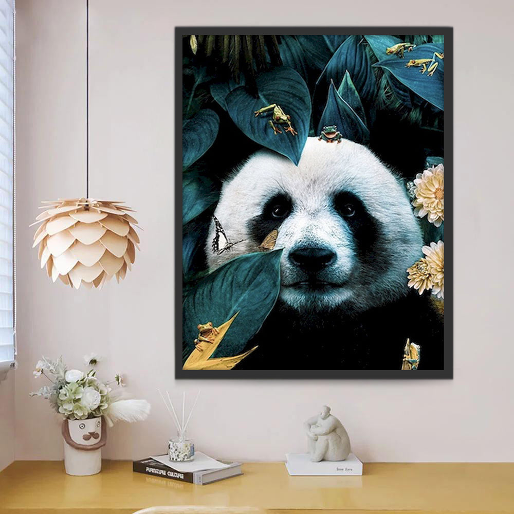 Panda y Ranas y Mariposa entre Hojas Verdes Pintar por Números