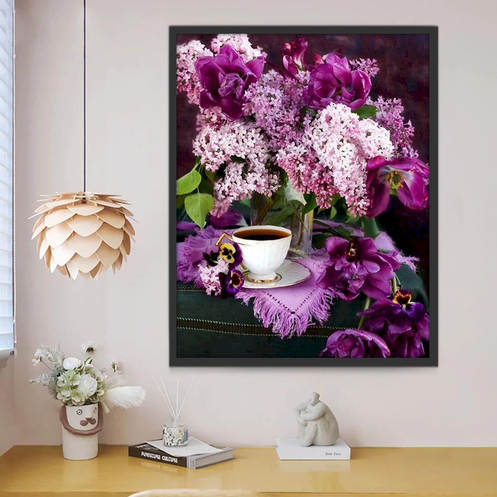 Taza de Café y Flores Moradas y Blancas en Florero Pintar por Números