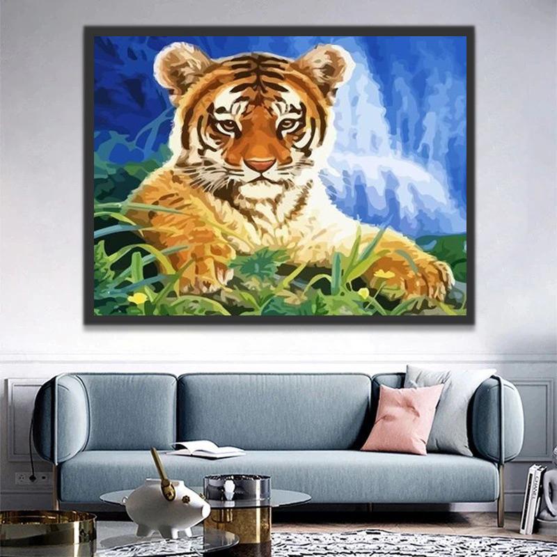 Tigre Pequeño en el Césped Pintar por Números