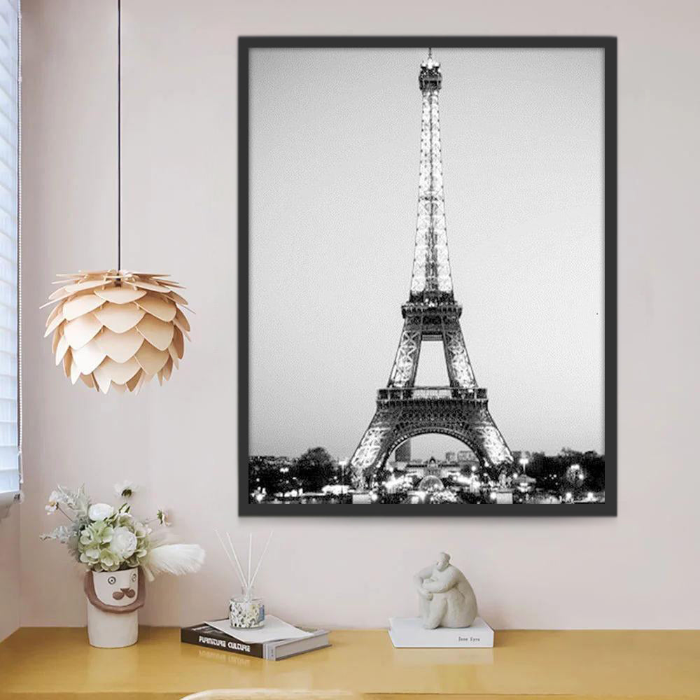 Torre Eiffel en Blanco y Negro Pintar por Números