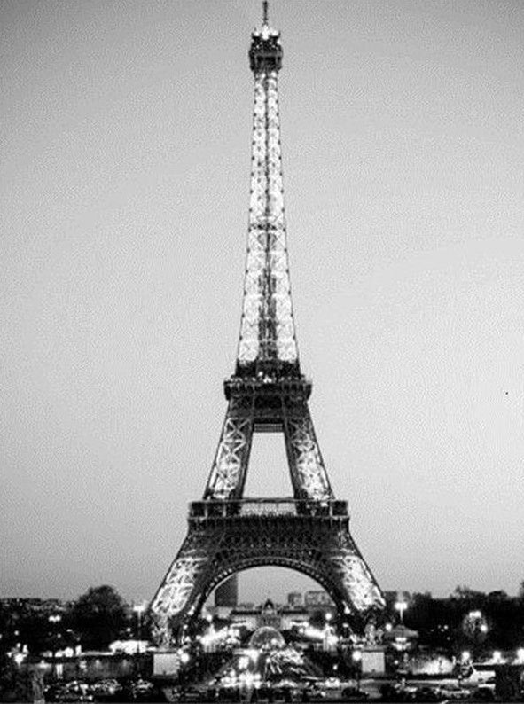 Torre Eiffel en Blanco y Negro Pintar por Números