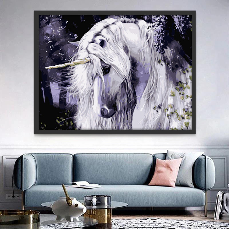 Unicornio Blanco Triste en Bosque Negro Pintar por Números