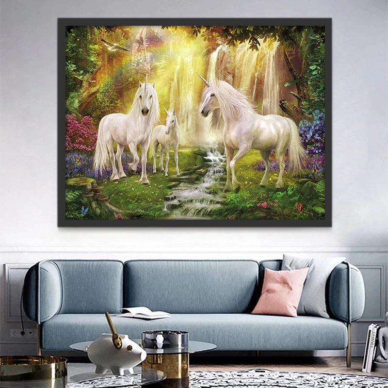Unicornios y Arroyo y Cascada en Bosque Pintar por Números