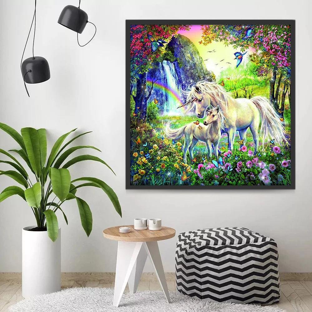 Unicornios y Flores de Colores Diferentes en Bosque Pintar por Números